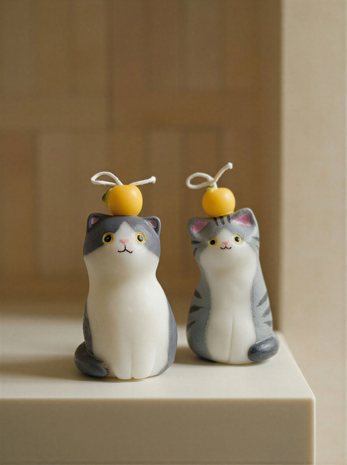 Blue-White Cat Candle 133g/4.7oz · Rose — Handmade Calming Candle