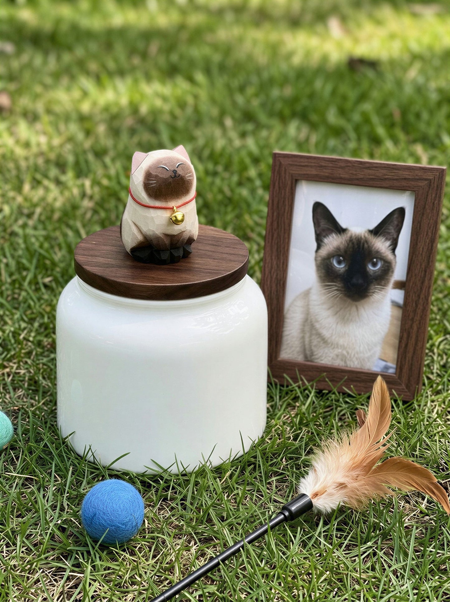 Cat Memorial Bell Ceramic Pet Urn with Figurine - 570ml - Siamese - pet ashes memorial urn